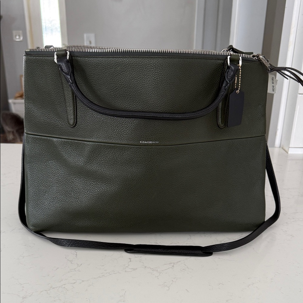 Brand New Large Pebbled Leather Coach Borough Bag